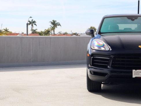 Certified 2023 Porsche Cayenne Platinum Edition w/ Premium Package Plus image 12