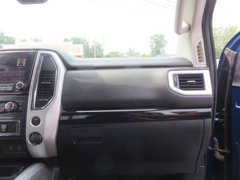 Used 2021 Nissan Titan SV w/ SV Convenience Package AWD/4WD image 34