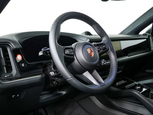 New 2026 Porsche Cayenne Coupe image 4