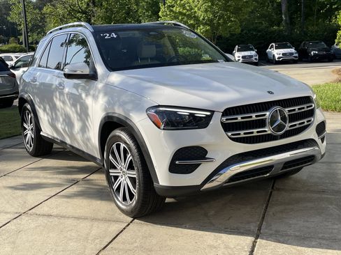 Certified 2024 Mercedes-Benz GLE 450 4MATIC image 4