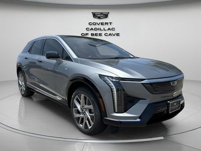 New 2025 Cadillac Optiq Luxury 1