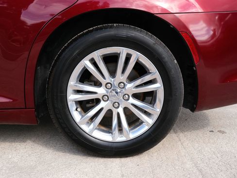 Used 2015 Chrysler 300 C image 12