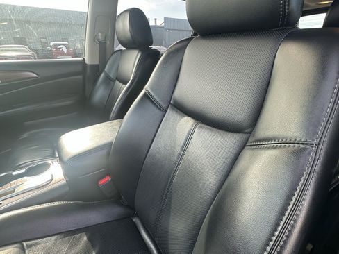 Used 2018 Nissan Pathfinder Platinum w/ Cargo Package image 19