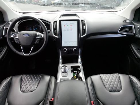 Used 2023 Ford Edge Titanium w/ Class II Trailer Tow Package AWD/4WD image 10
