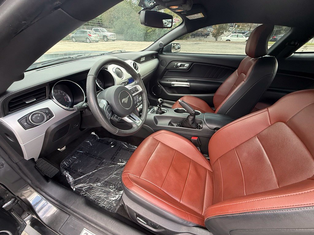 Used 2017 Ford Mustang GT Premium w/ Equipment Group 401A RWD image 10