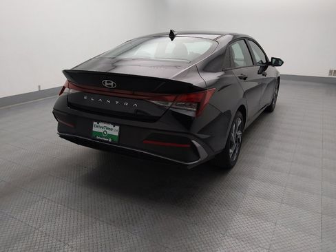 Used 2025 Hyundai Elantra Sport FWD image 7