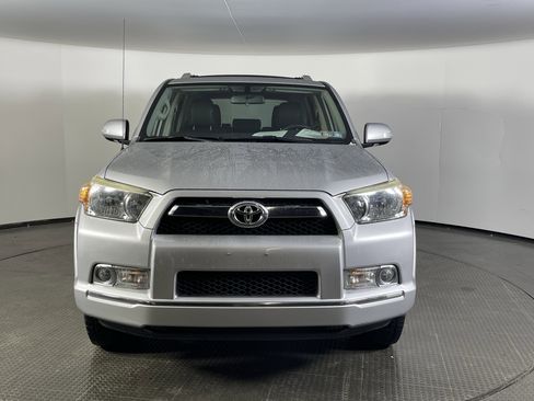 Used 2013 Toyota 4Runner SR5 image 2