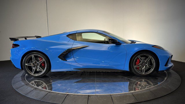 Used 2025 Chevrolet Corvette Stingray Premium Cpe w/ Z51 Performance Package RWD image 29