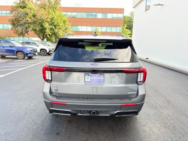 Used 2025 Ford Explorer ST-Line AWD/4WD image 7