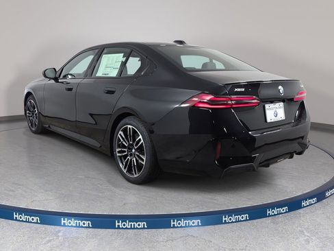 New 2026 BMW 530i xDrive w/ M Sport Package AWD/4WD image 7