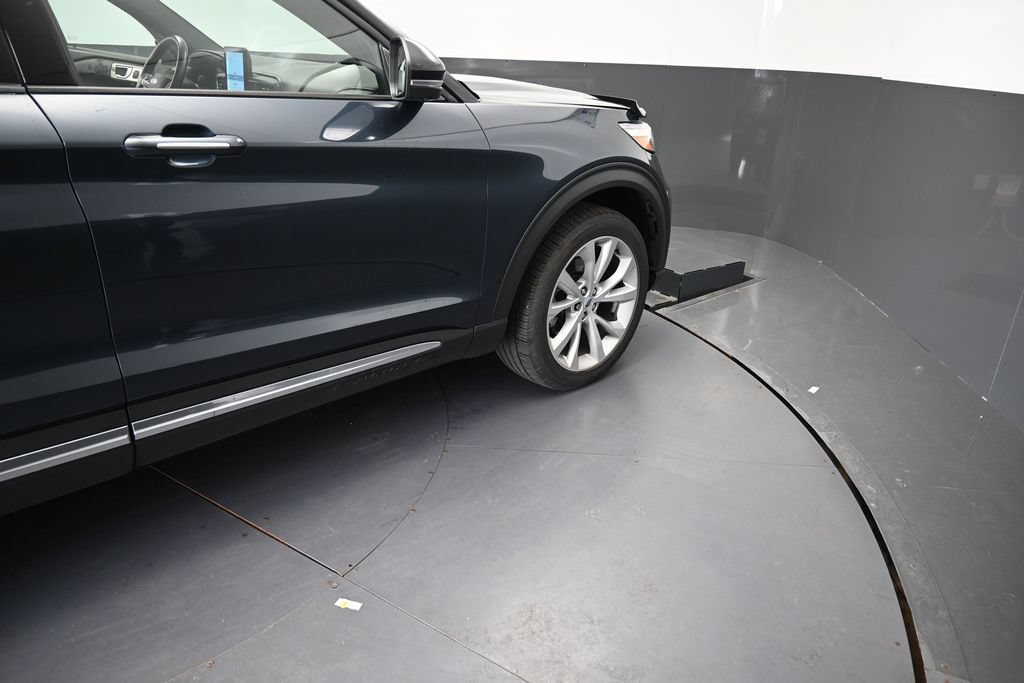 Used 2022 Ford Explorer Platinum w/ Equipment Group 601A AWD/4WD image 27