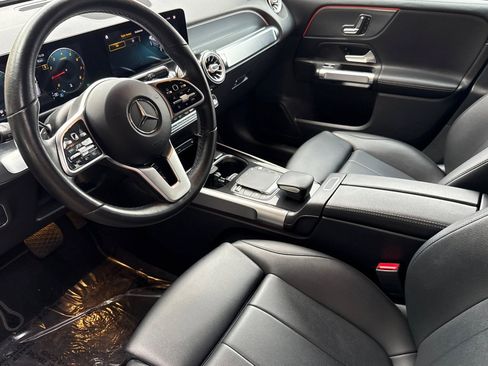 Used 2021 Mercedes-Benz GLB 250 4MATIC image 11