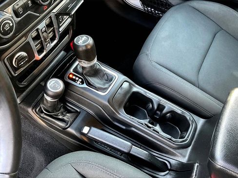 Used 2019 Jeep Wrangler Unlimited Sport S image 28