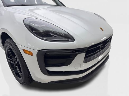 Used 2023 Porsche Macan Turbo image 17