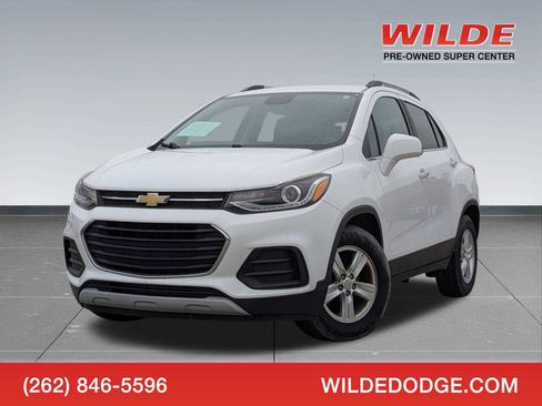Used 2017 Chevrolet Trax LT w/ LT Convenience Package image 1