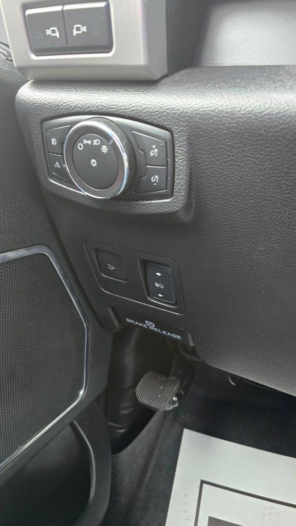 Used 2018 Ford F350 Platinum w/ Platinum Ultimate Package AWD/4WD image 16