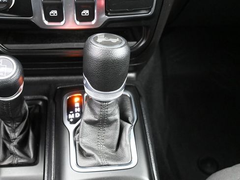 Used 2021 Jeep Wrangler Sport S image 25