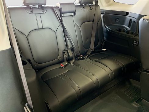 Used 2025 Honda Pilot Elite image 30