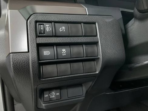 Used 2024 Toyota Tacoma SR5 AWD/4WD image 17