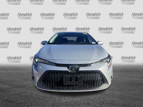 Used 2022 Toyota Corolla LE image 3