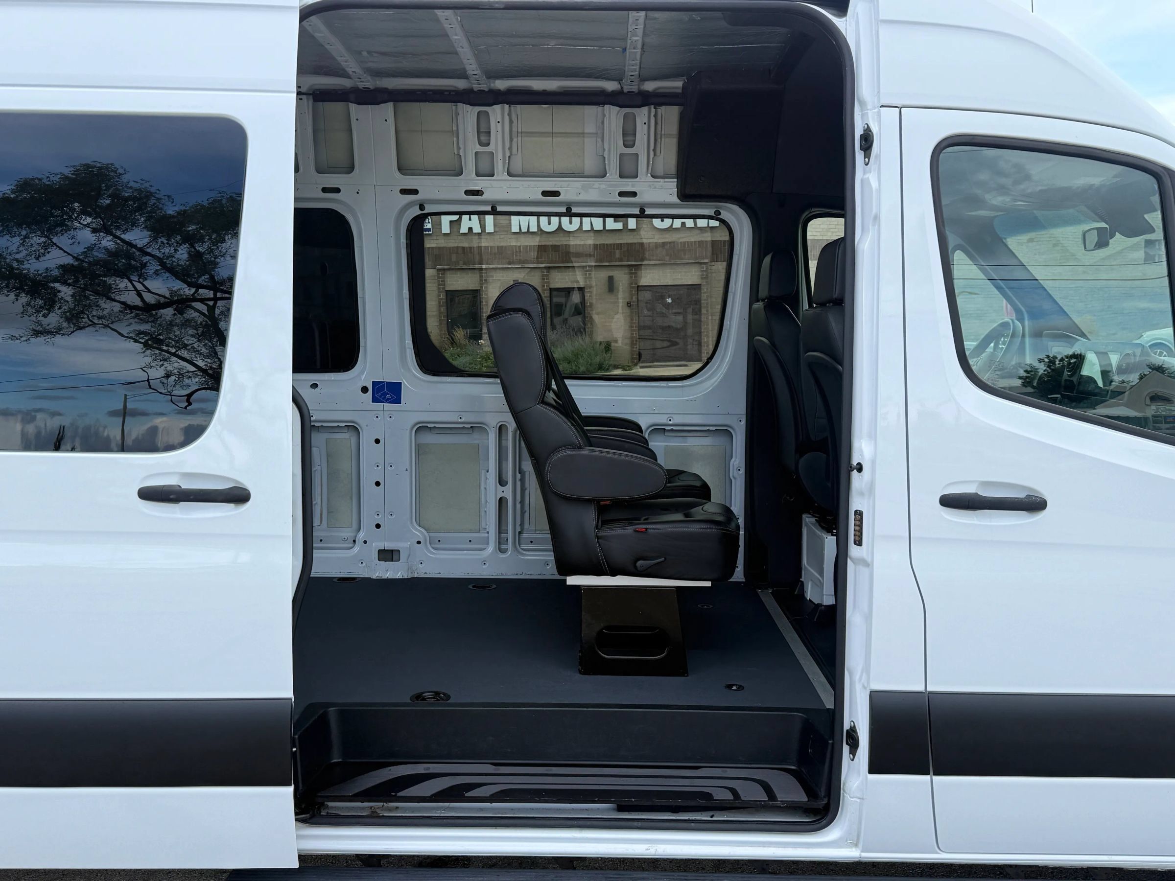 Used 2021 Mercedes-Benz Sprinter 2500 w/ Driver Convenience Package image 11