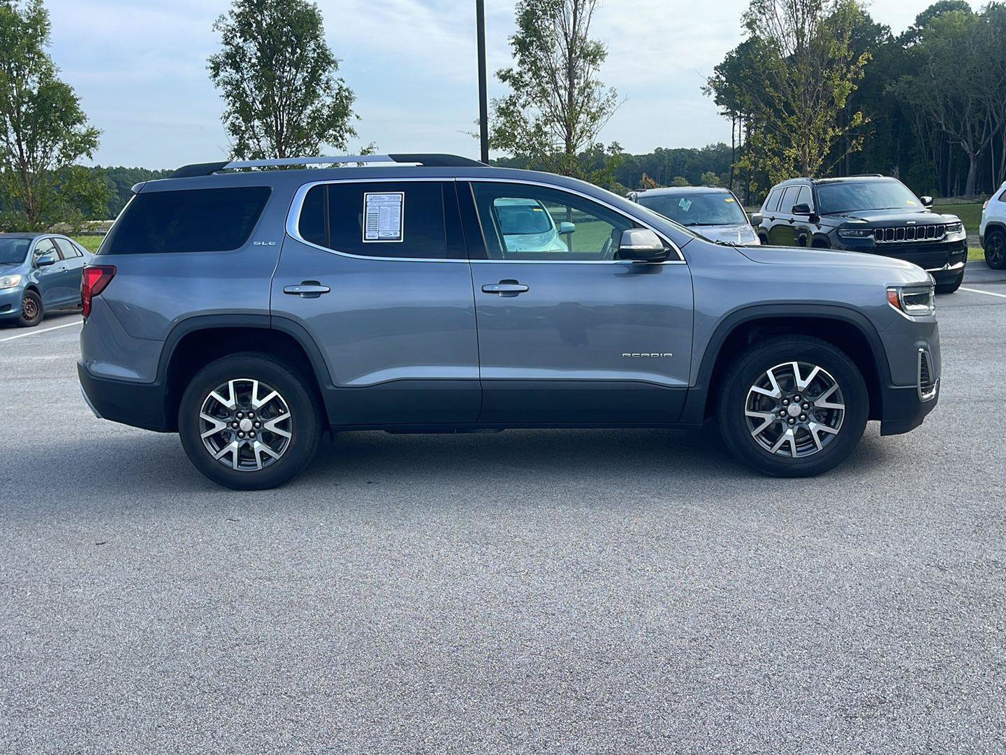 Used 2021 GMC Acadia SLE w/ Driver Convenience Package AWD/4WD image 8