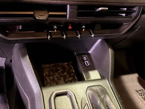 Used 2023 Chevrolet Colorado W/T image 15