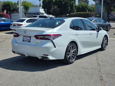 Used 2022 Toyota Camry XSE FWD image 5