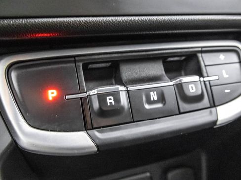 Used 2024 GMC Terrain SLE AWD/4WD image 30