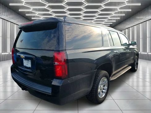 Used 2017 Chevrolet Suburban LS RWD image 2