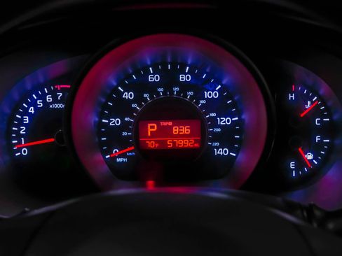 Used 2019 Kia Soul + FWD image 19