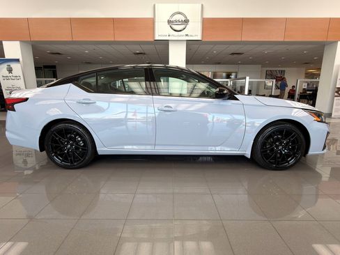 New 2026 Nissan Altima 2.5 SR image 2