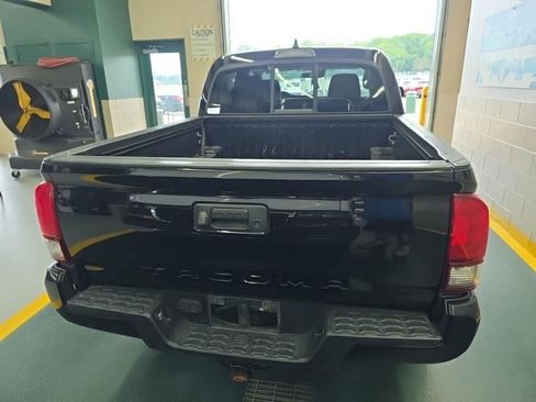 Used 2022 Toyota Tacoma SR AWD/4WD image 5