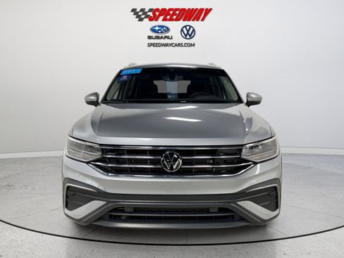 Used 2023 Volkswagen Tiguan SE image 2