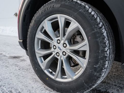 Used 2023 Ford Explorer XLT w/ Equipment Group 202A image 35