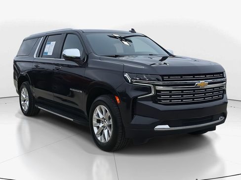 Used 2023 Chevrolet Suburban Premier image 2