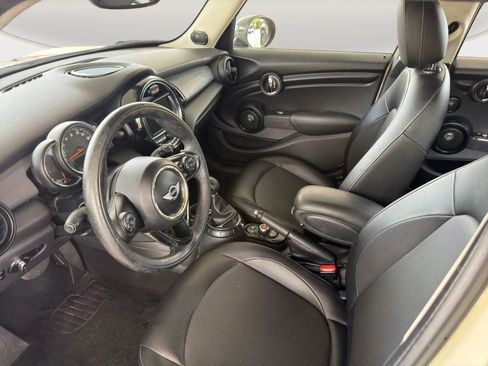 Used 2017 MINI Cooper 4-Door Hardtop w/ Premium Package FWD image 8
