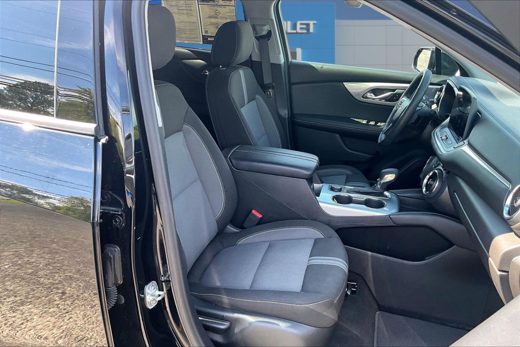 Used 2025 Chevrolet Blazer LT FWD image 28