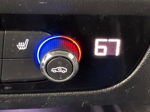 Used 2020 Buick Enclave Essence FWD image 30