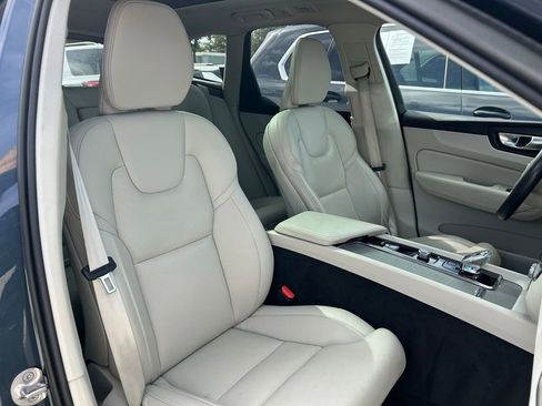 Used 2023 Volvo XC60 B5 Ultimate w/ Climate Package AWD/4WD image 42