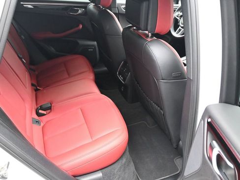 Used 2020 Porsche Macan AWD/4WD image 9