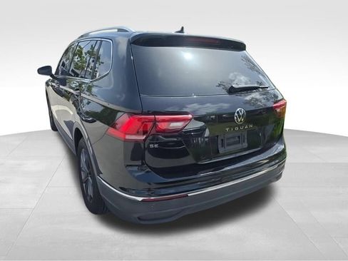 Used 2023 Volkswagen Tiguan SE w/ Panoramic Sunroof Package FWD image 8