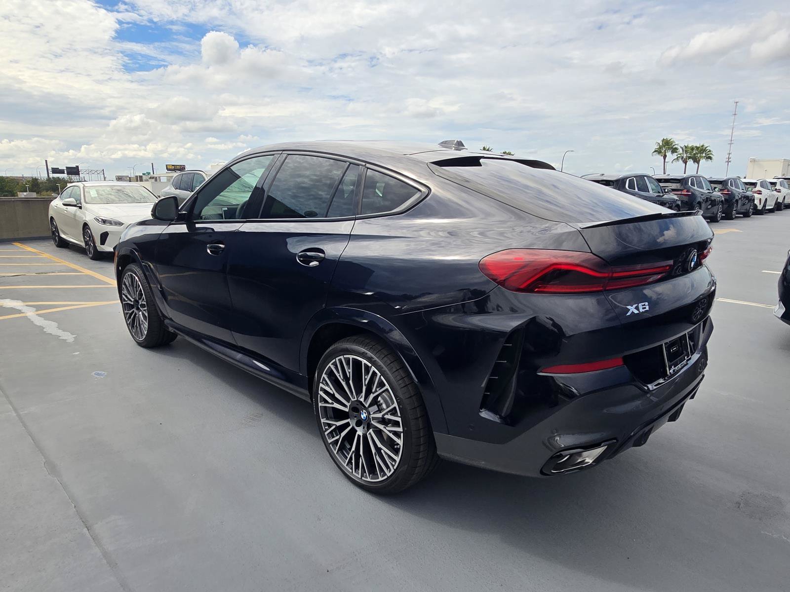 New 2027 BMW X6 xDrive40i w/ Climate Comfort Package AWD/4WD image 7