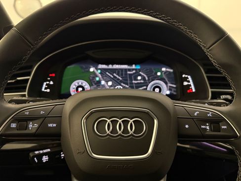 Used 2025 Audi Q7 2.0T Premium w/ Convenience Plus Package AWD/4WD image 11