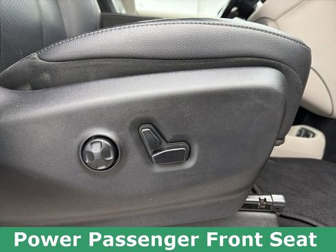 Used 2019 Chrysler Pacifica Touring-L Plus w/ Tire & Wheel Group image 53