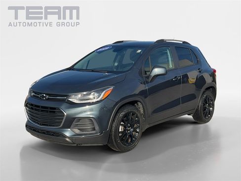 Used 2022 Chevrolet Trax LT w/ Sport Edition image 3