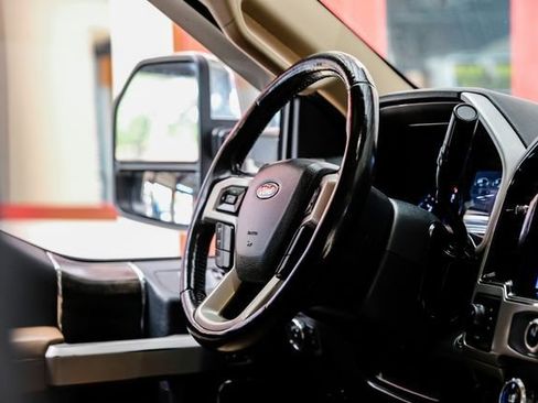 Used 2022 Ford F350 Lariat w/ Lariat Ultimate Package AWD/4WD image 16