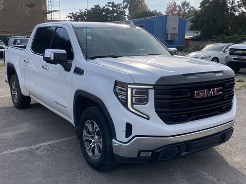 Used 2022 GMC Sierra 1500 SLT w/ SLT Convenience Package image 8