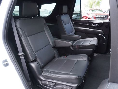 Used 2023 GMC Yukon Denali AWD/4WD image 9