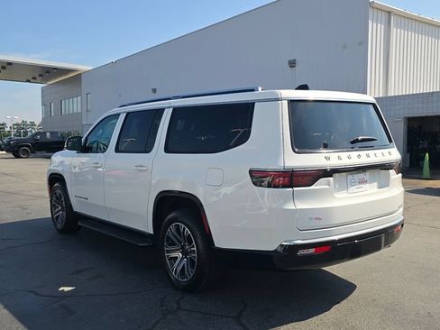 Used 2024 Jeep Wagoneer L Series II w/ Flexible Seating Group RWD image 5